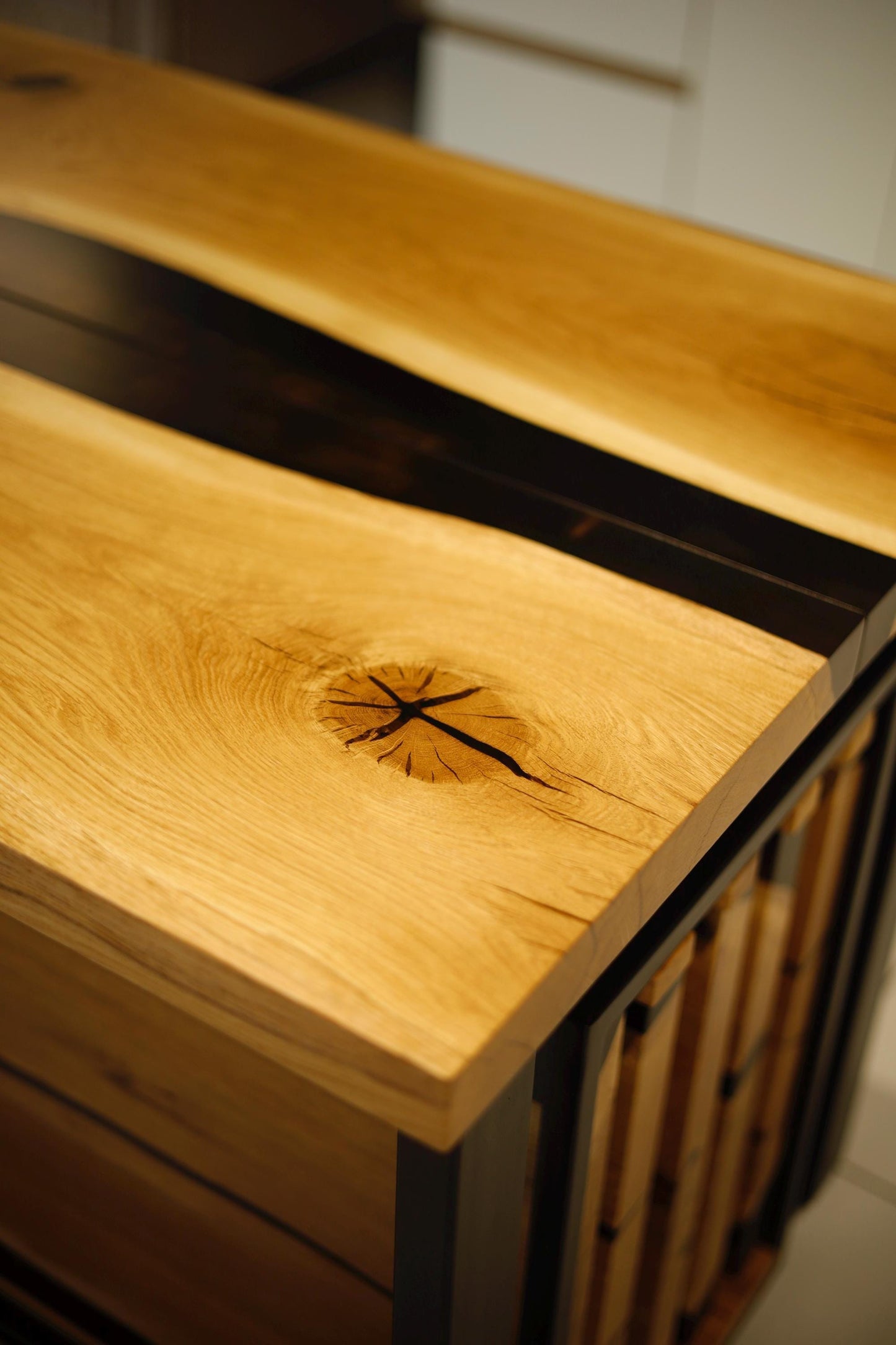 Extendable Oak Epoxy Dining Table – Custom Solid Wood Expandable Kitchen Table
