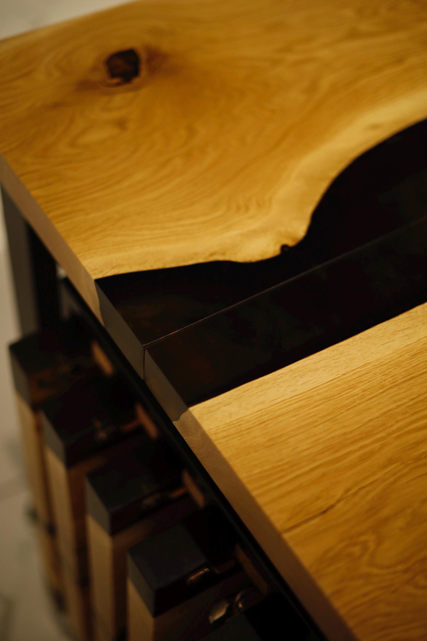 Extendable Oak Epoxy Dining Table – Custom Solid Wood Expandable Kitchen Table