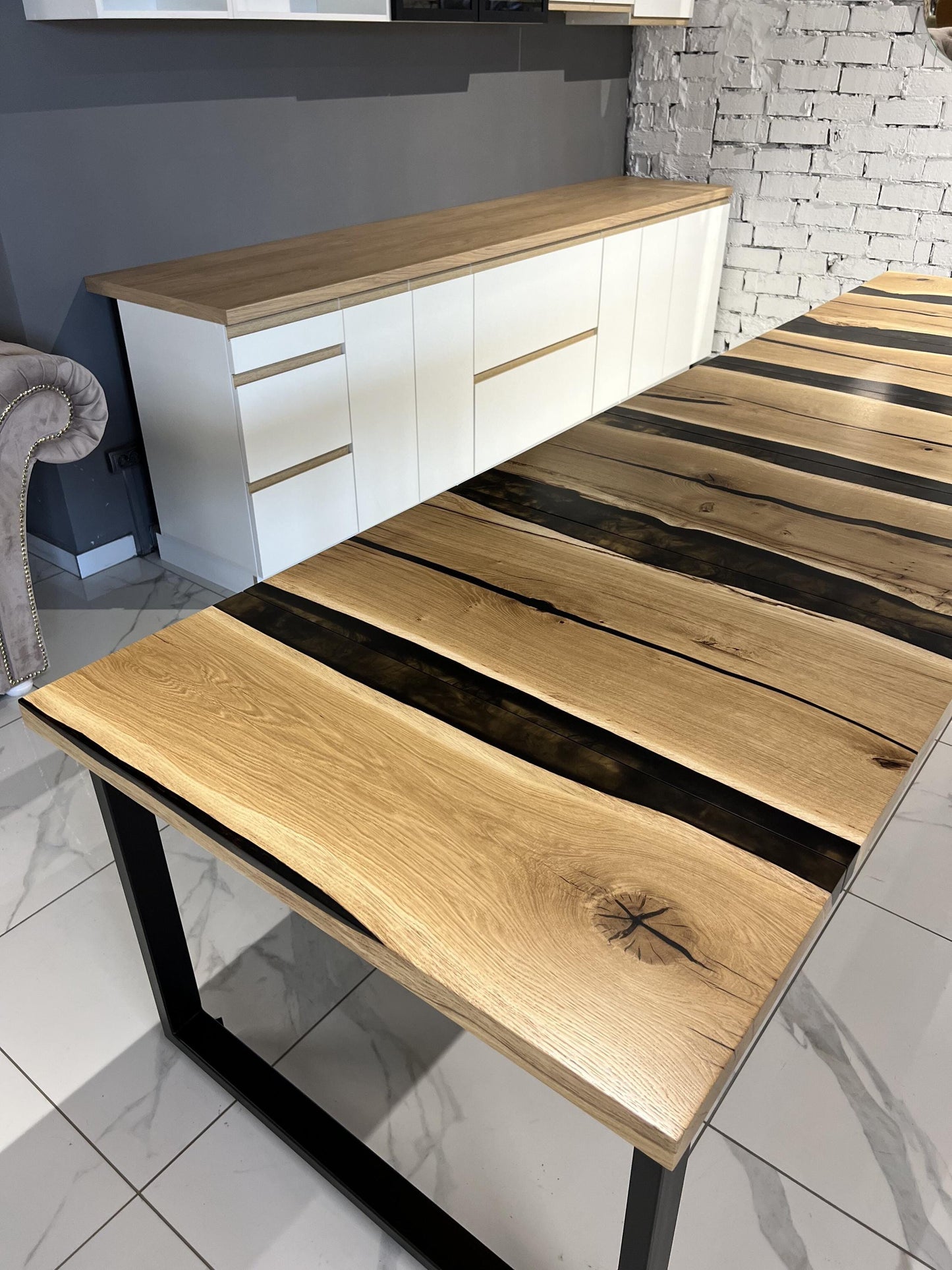 Extendable Oak Epoxy Dining Table – Custom Solid Wood Expandable Kitchen Table