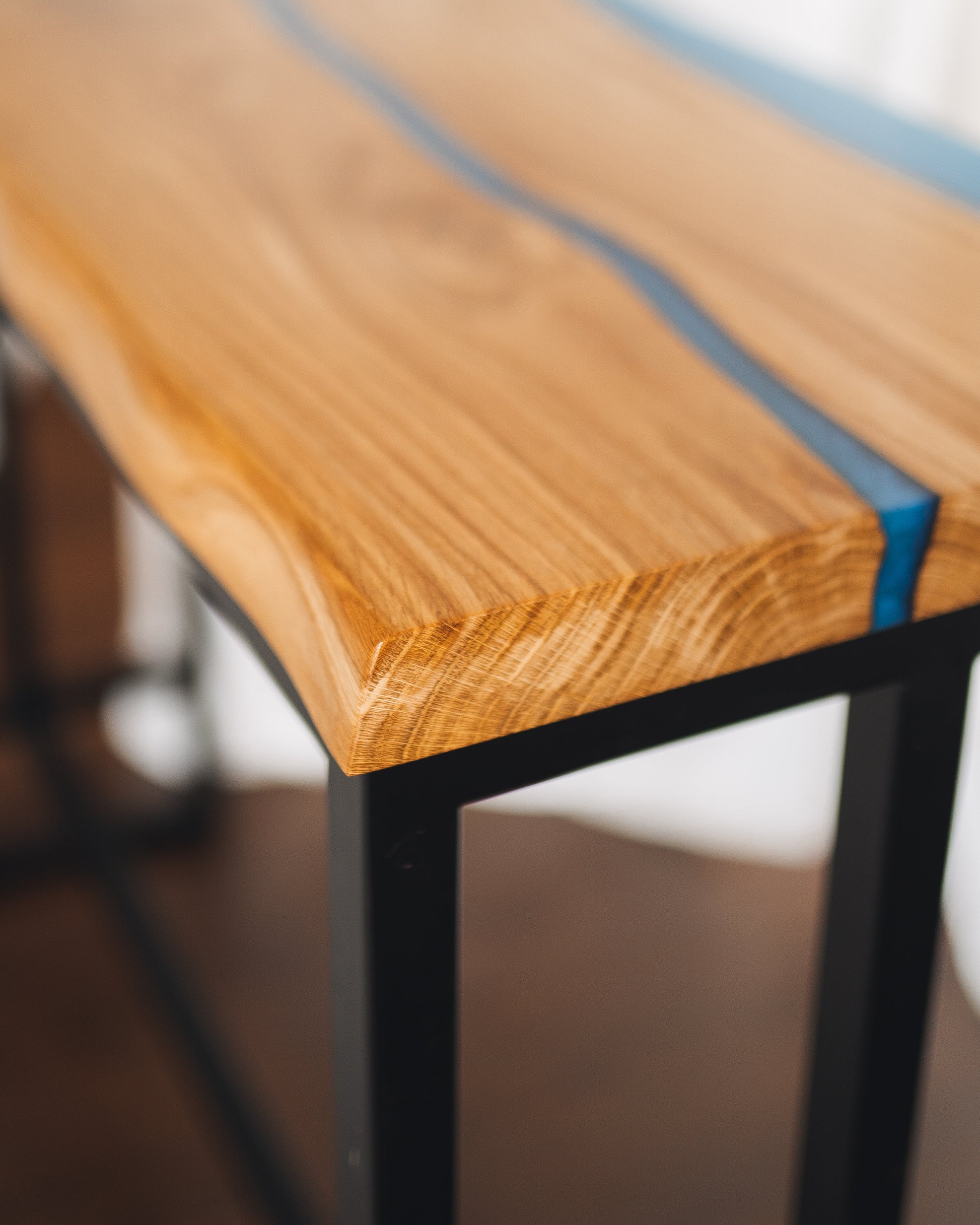 Bar table side view with 1.57" thick oak top and steel base