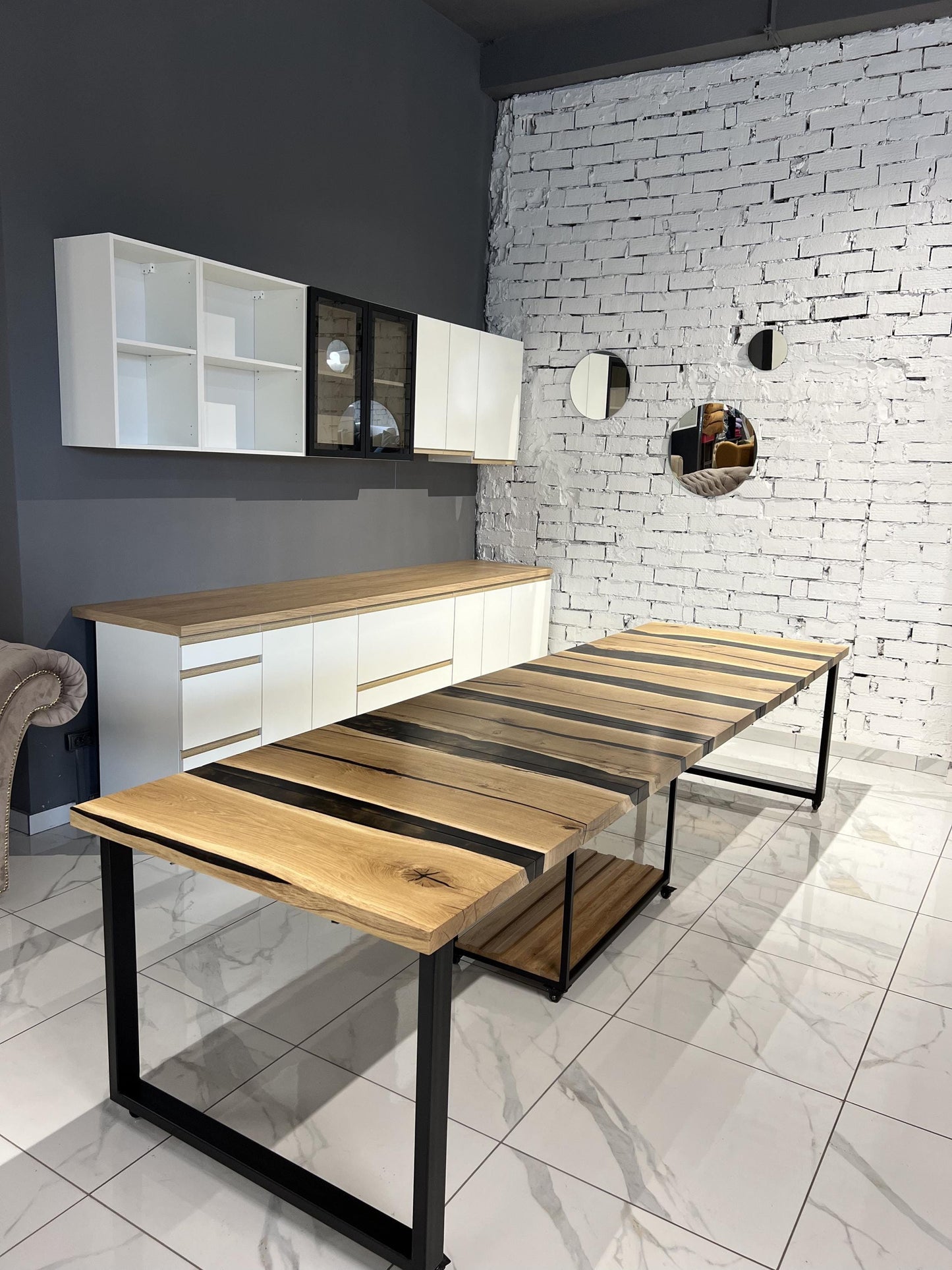Extendable Oak Epoxy Dining Table – Custom Solid Wood Expandable Kitchen Table